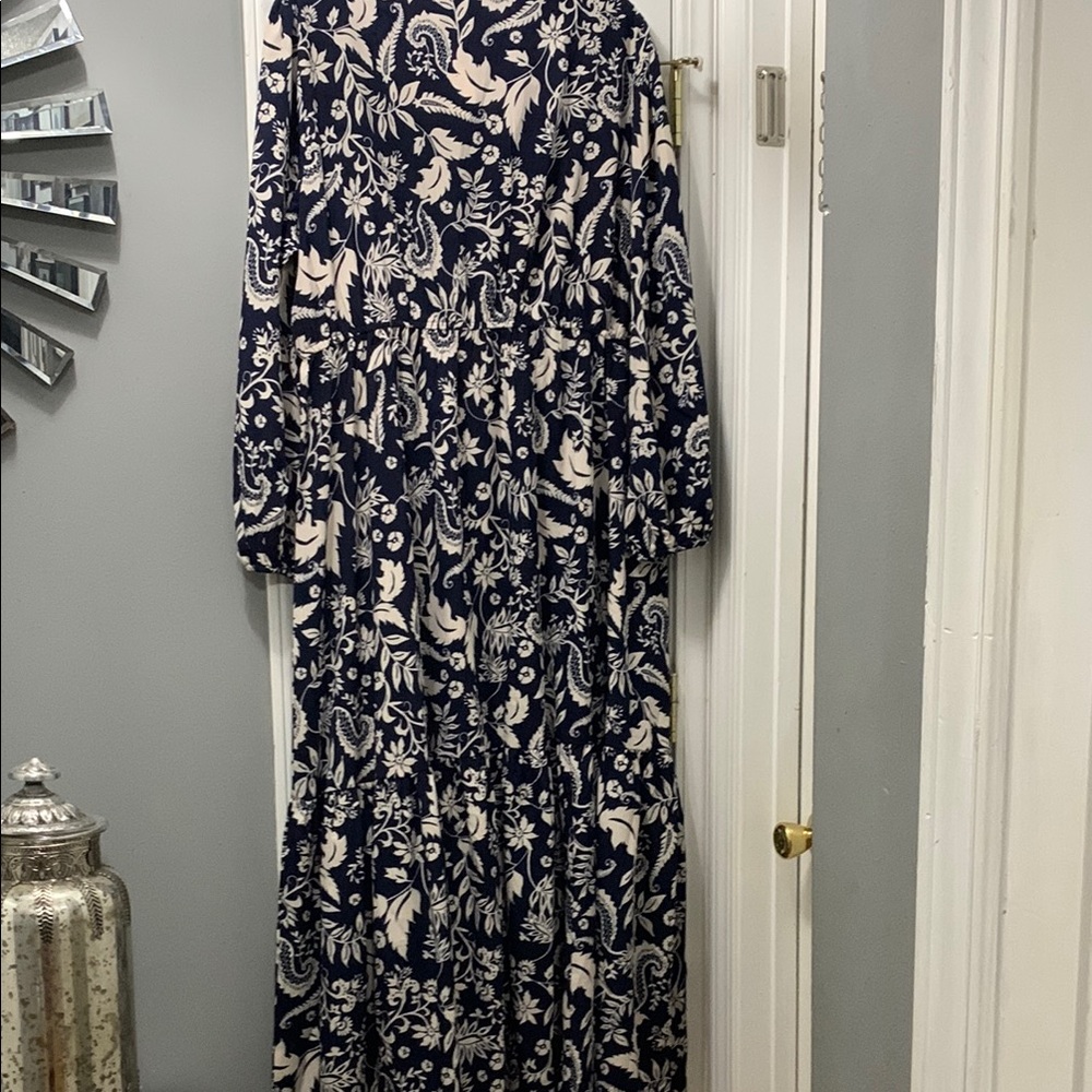 Rusttydustty Elegant Navy and Cream Floral Dress - Picture 8 of 8